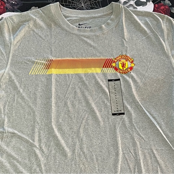 RARE 2012 Nike Dri-Fit Manchester United Futbol Club Performance Shirt Large NWT - Picture 2 of 8
